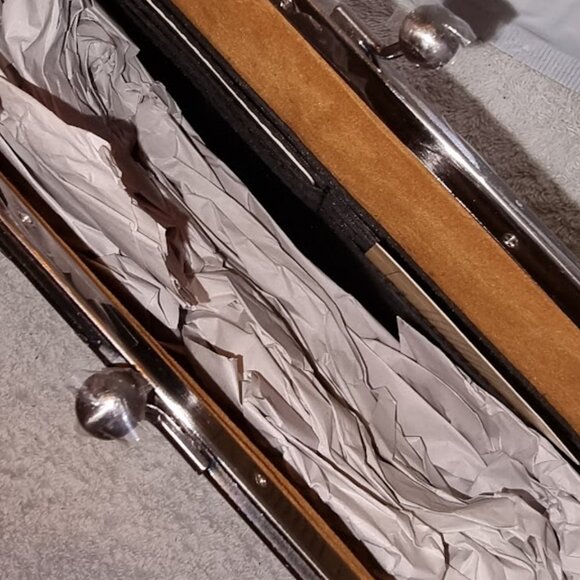 Patricia Nash Clutch Cross Body New with Tag, Dust Bag, card slots - Picture 4 of 8